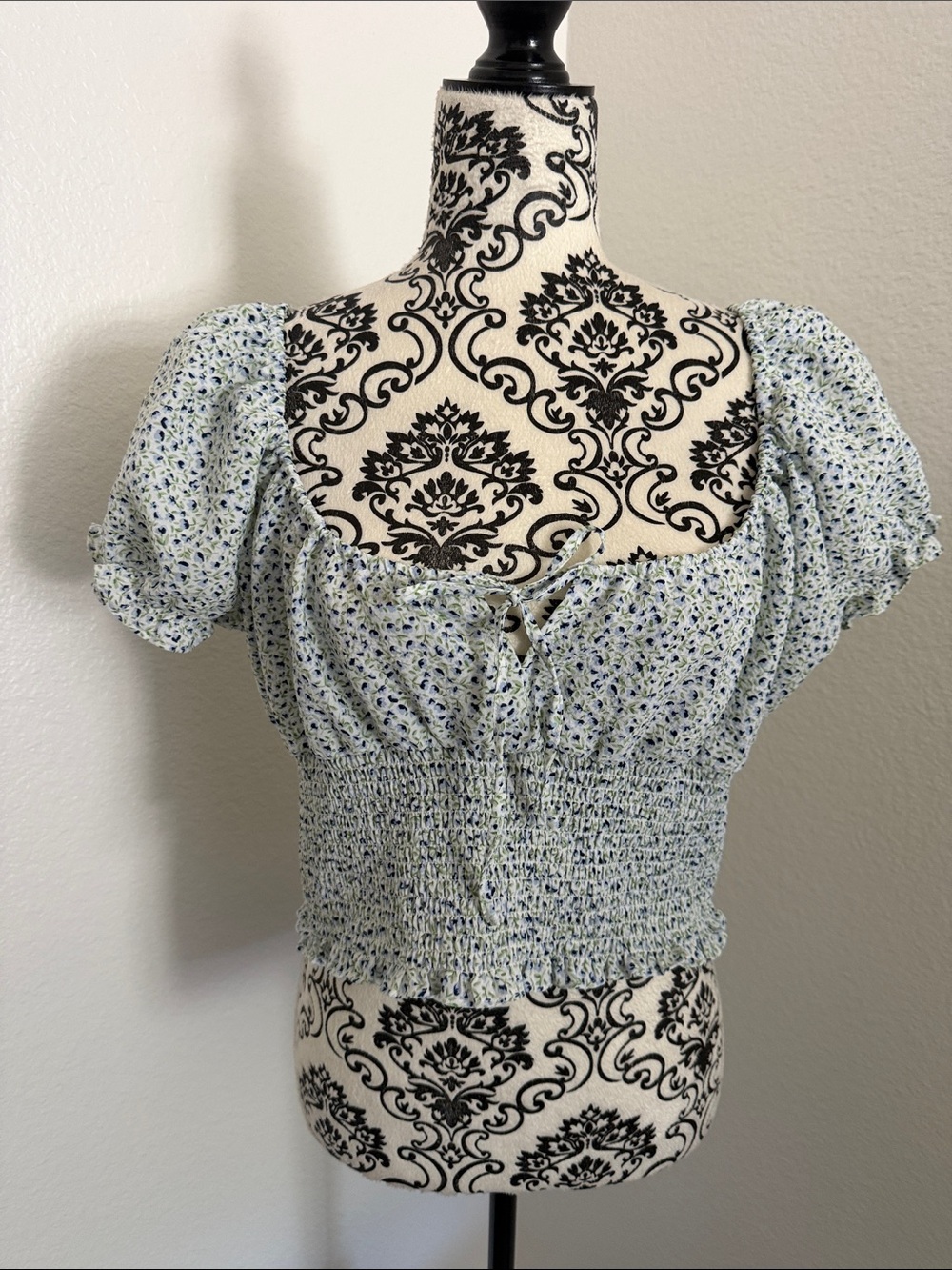 H & M Divided Smocked Puff Sleeve Floral Crop Top - Light Blue Size XL